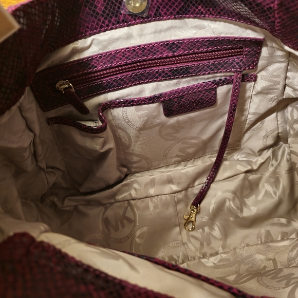 NEW MICHAEL KORS Python Embossed Fulton Hobo Shoulder Bag - Picture 6 of 6